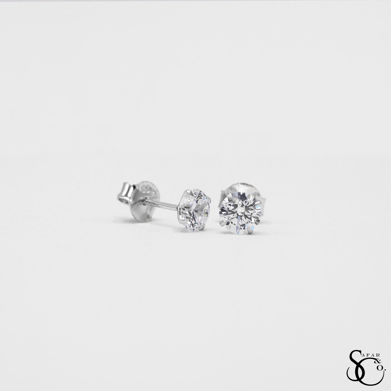 925 Sterling Silver Solitaire Round Stud Earrings